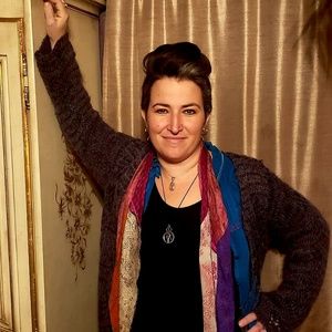 Meet your Posher, Eve